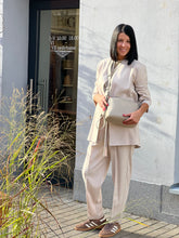 Įkelti vaizdą į peržiūros programą, Midi dyžio, odinė rankinė su užrasu viduje Tu esi ir to pakanka, spalva pilka