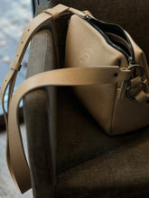 Įkelti vaizdą į peržiūros programą, Midi dydžio rankinė Tu esi ir to pakanka, smėlio spalva