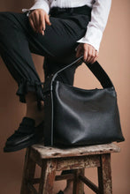 Įkelti vaizdą į peržiūros programą, Ranku darbo odine rankine