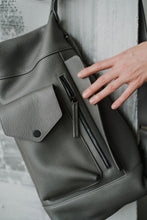 Įkelti vaizdą į peržiūros programą, Rankinė Messenger, pilka spalva , unisex modelis