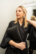 Įkelti vaizdą į peržiūros programą, Delninė/kosmetinė Luxury, juodos spalvos