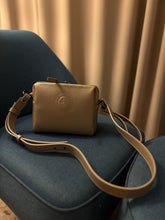 Įkelti vaizdą į peržiūros programą, Midi dydžio rankinė Tu esi ir to pakanka, smėlio spalva
