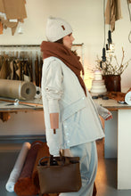 Įkelti vaizdą į peržiūros programą, Odinė, cinamono spalvos rankinė Happy
