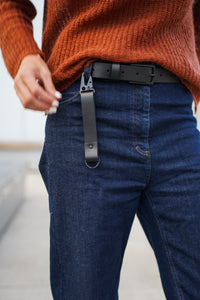 Juodas diržas su juoda matine sagtimi, unisex modelis
